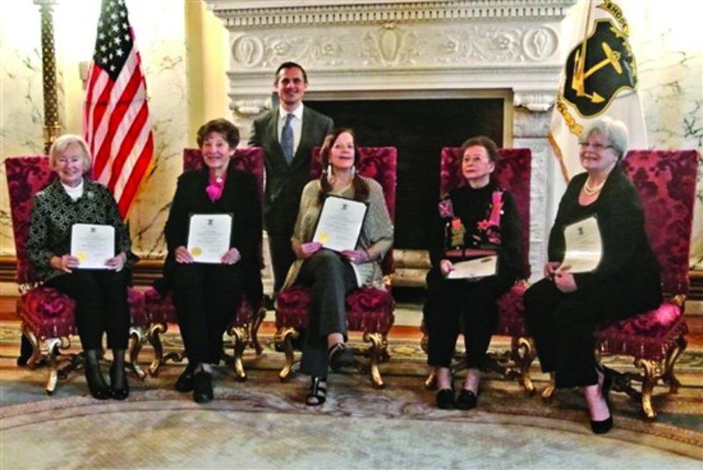 Suzanne Carcieri, Margherite Garrahy, Andy Moffit, Marjorie Sundlun, Dorothy Licht and Marilyn Almond  /Governor’s Office image